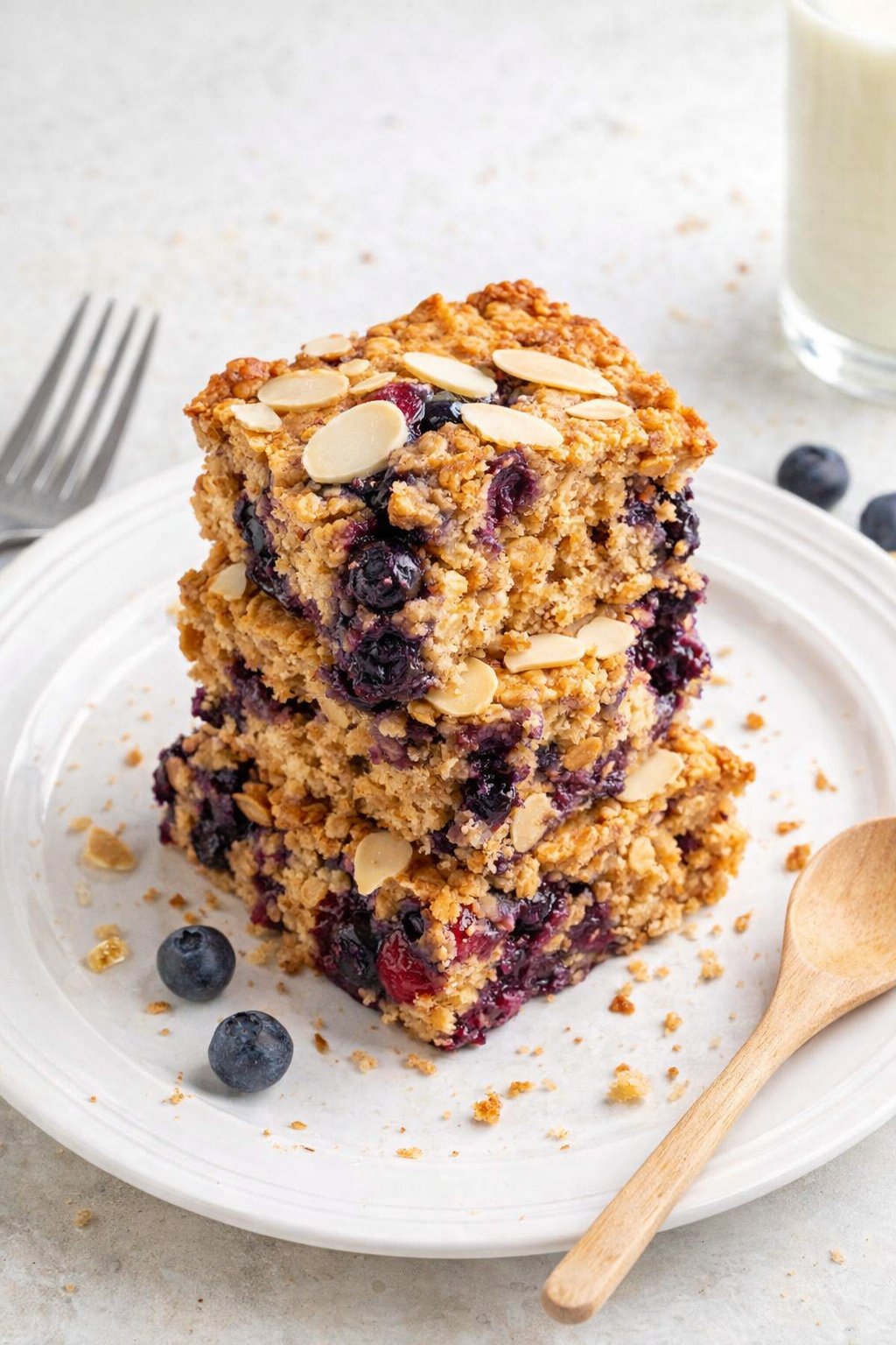 Berry Bliss Baked Oatmeal Bars