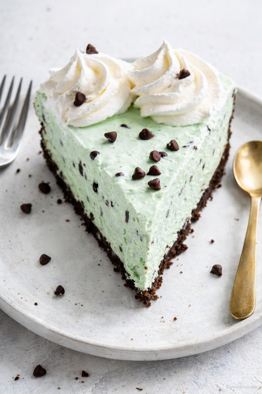 Cool Mint Chocolate Chip Cheesecake