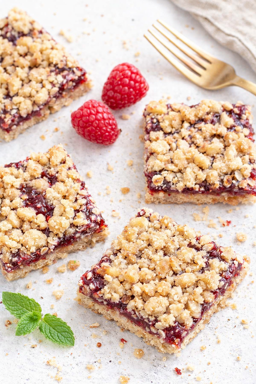 Raspberry Oat Crumble Bars