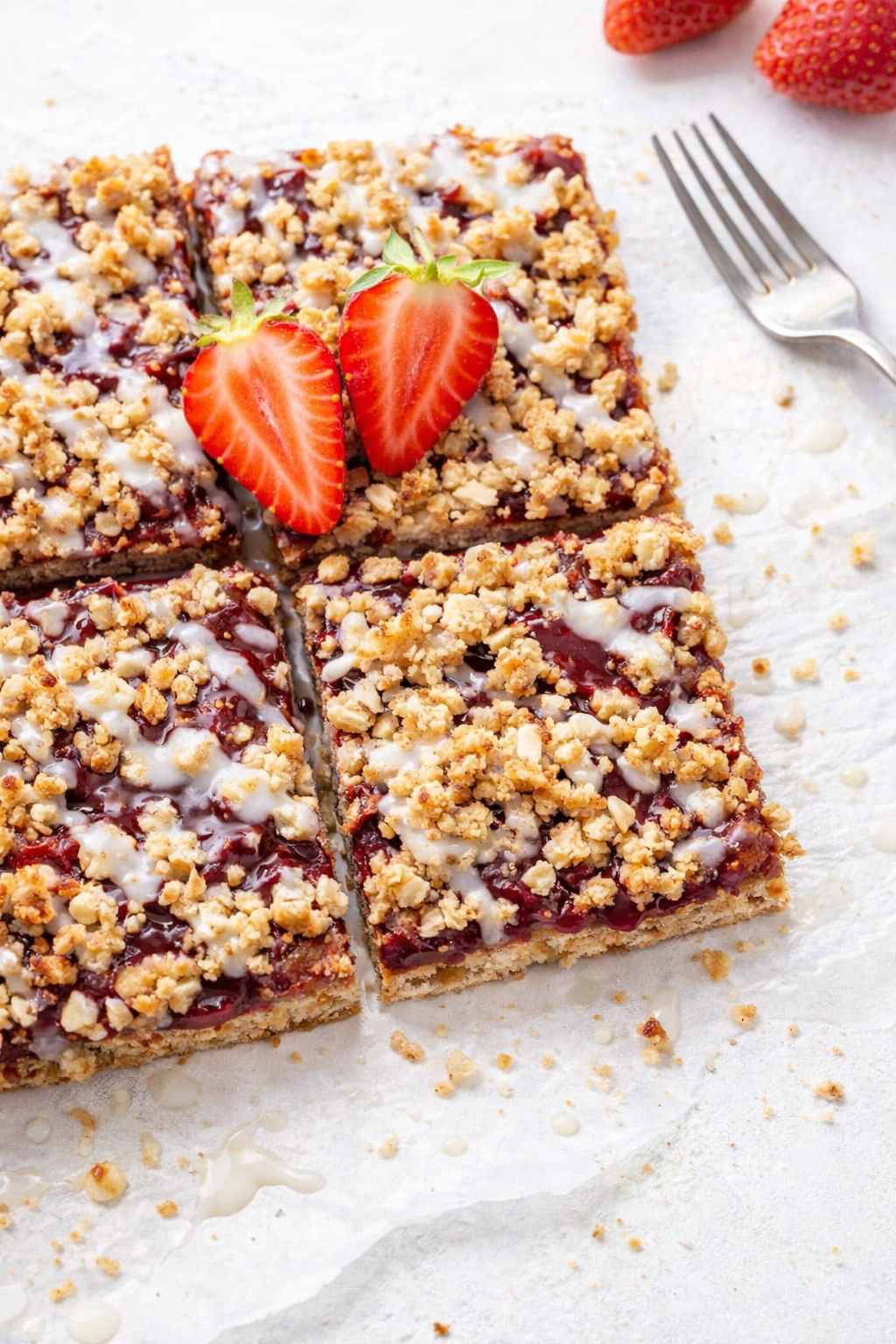 Vegan Strawberry Oatmeal Breakfast Bars