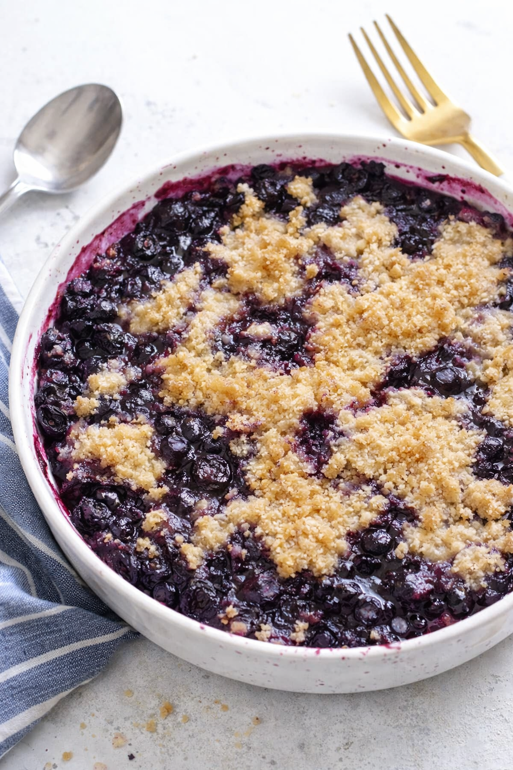 5 Minute Microwave Blueberry Cobbler