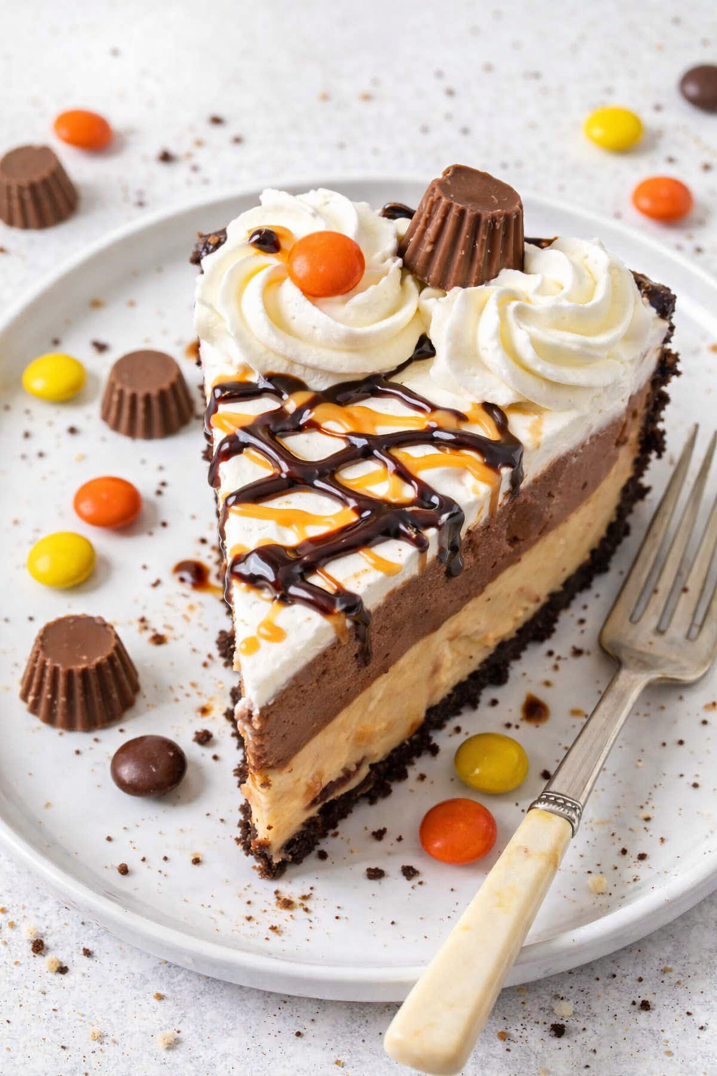 Simple No-Bake Chocolate Peanut Butter Pie