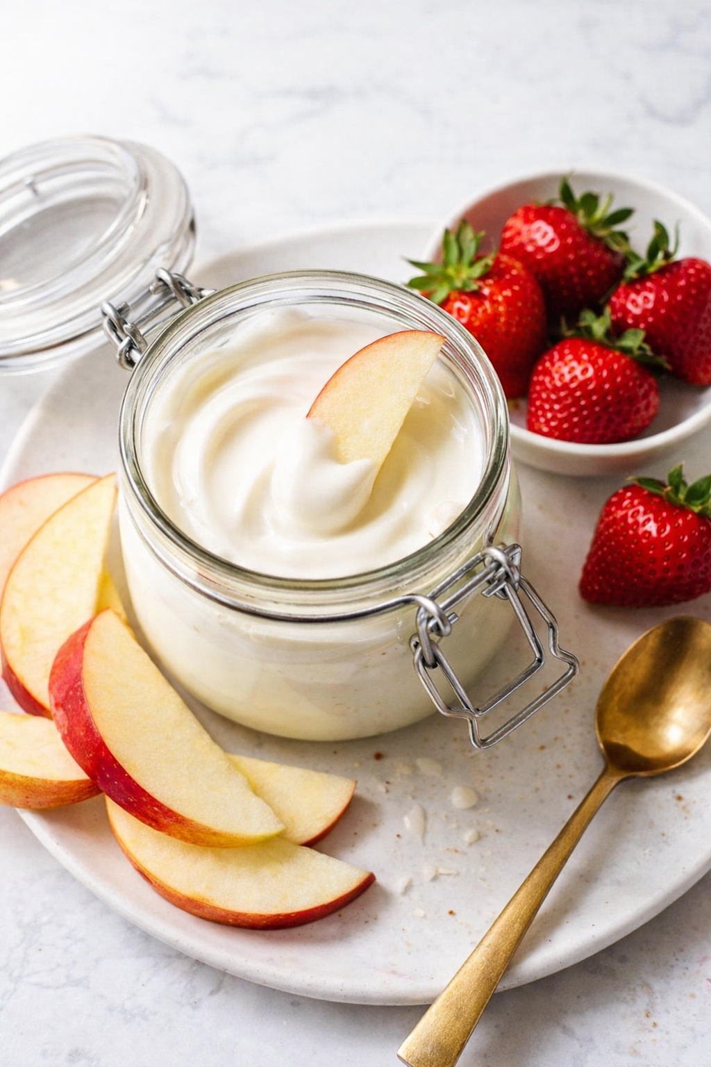 5 Minute Greek Yogurt Fruit Dip