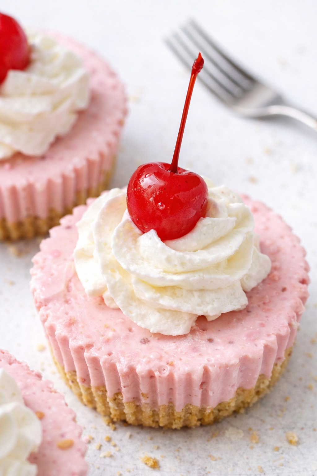 Simple No-Bake Cherry Cheesecake Tarts