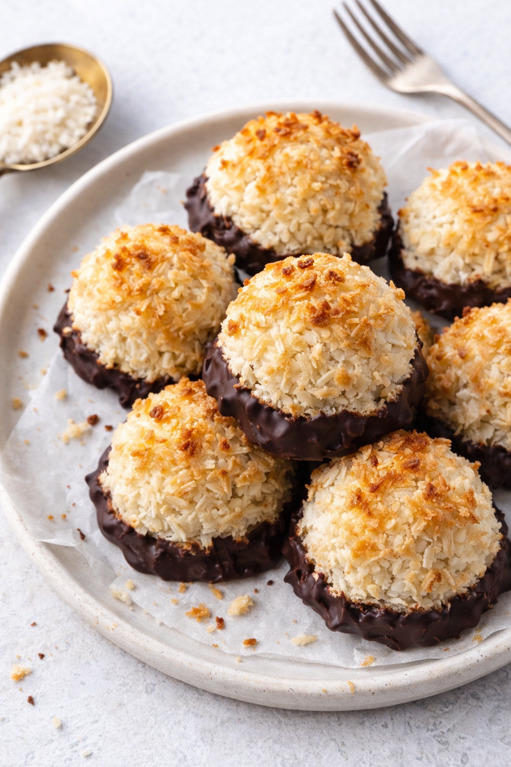 Simple Vegan No-Bake Coconut Macaroons