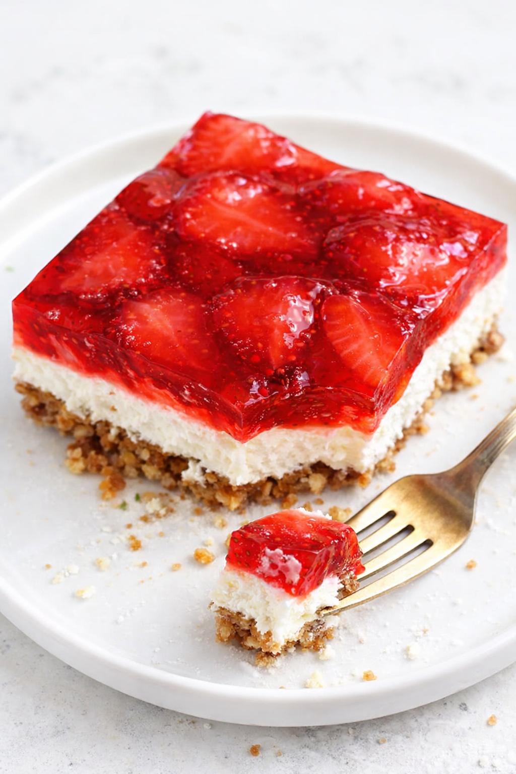 Sweet and Salty Strawberry Pretzel Dessert